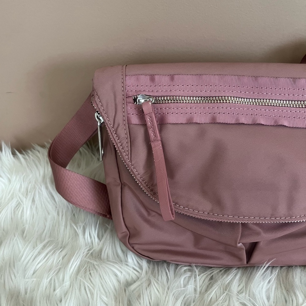 {Lululemon} Festival Bag II 5L in Quicksand - Picture 2 of 13